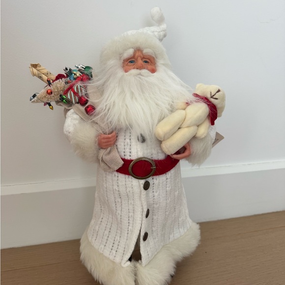 Ashland Santa Figurine with Red and White Coat. New - Picture 1 of 7